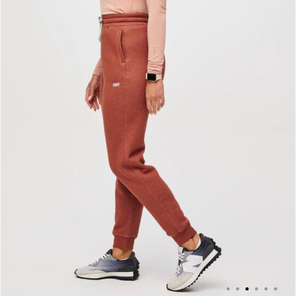 Figs Off-Shift Women's Jogger Sweatpant Terracotta